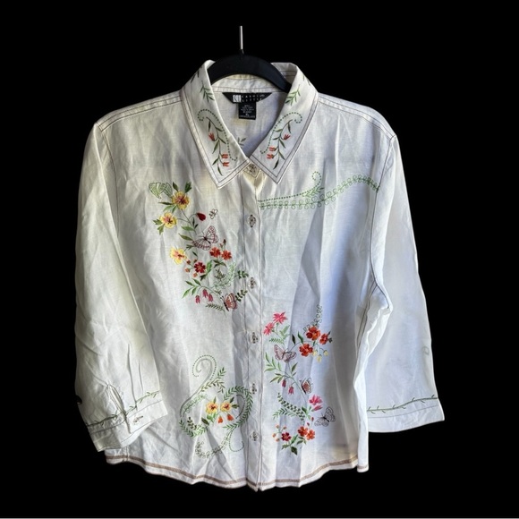 Carole Little White Shirt with Colorful Floral Embroidery - NWOT - Picture 4 of 5